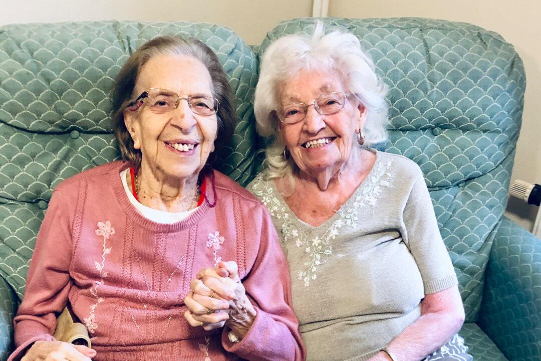 Friends for Almost 80 Years Met in Elementary School, Now Move Into Elderly Care Home Together
