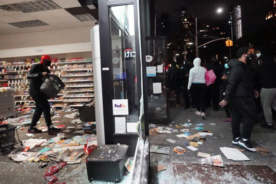 Woman Beaten by Looters While Trying to Protect Business in New York