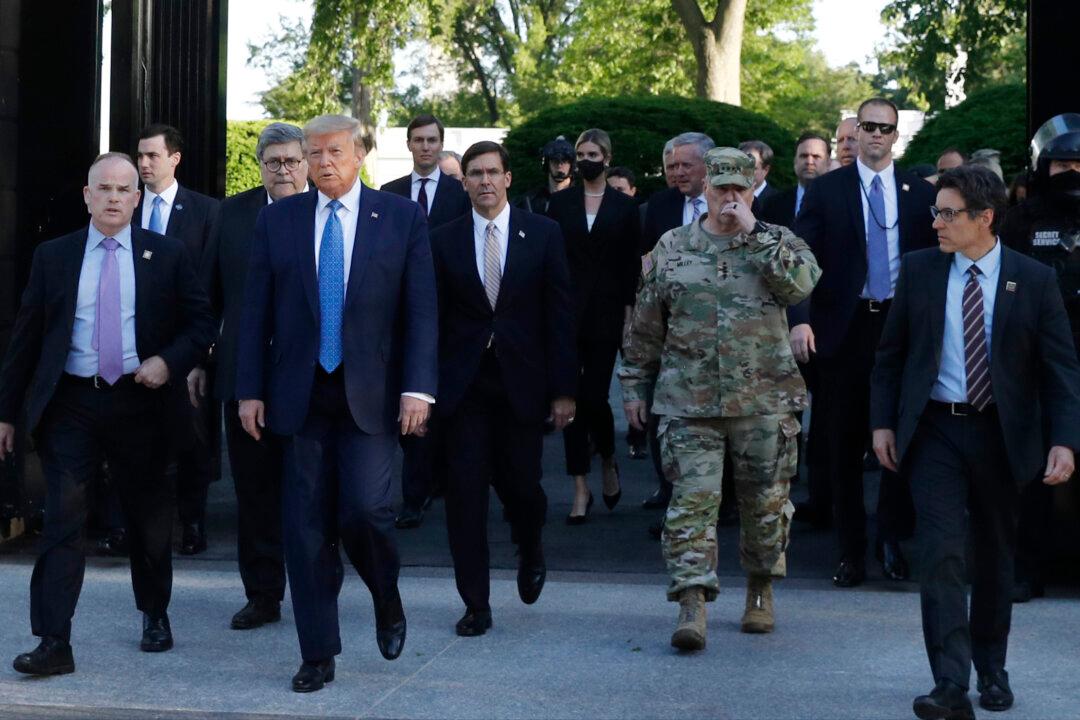 Trump Deploying ‘Heavily Armed Soldiers’ to Washington, Vows to Crush Riots Nationwide