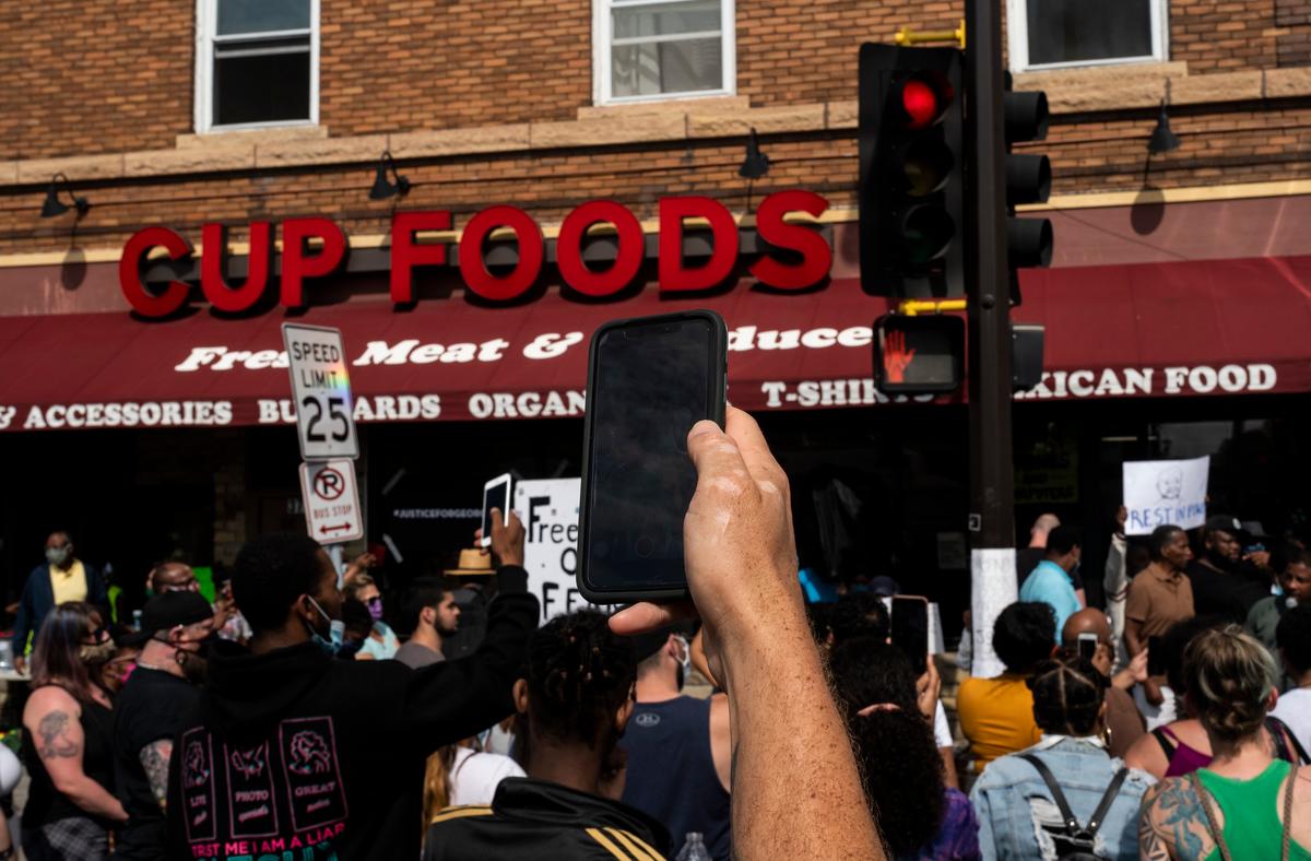 Store That Called Police on George Floyd Says They Won’t Call 911 in Future