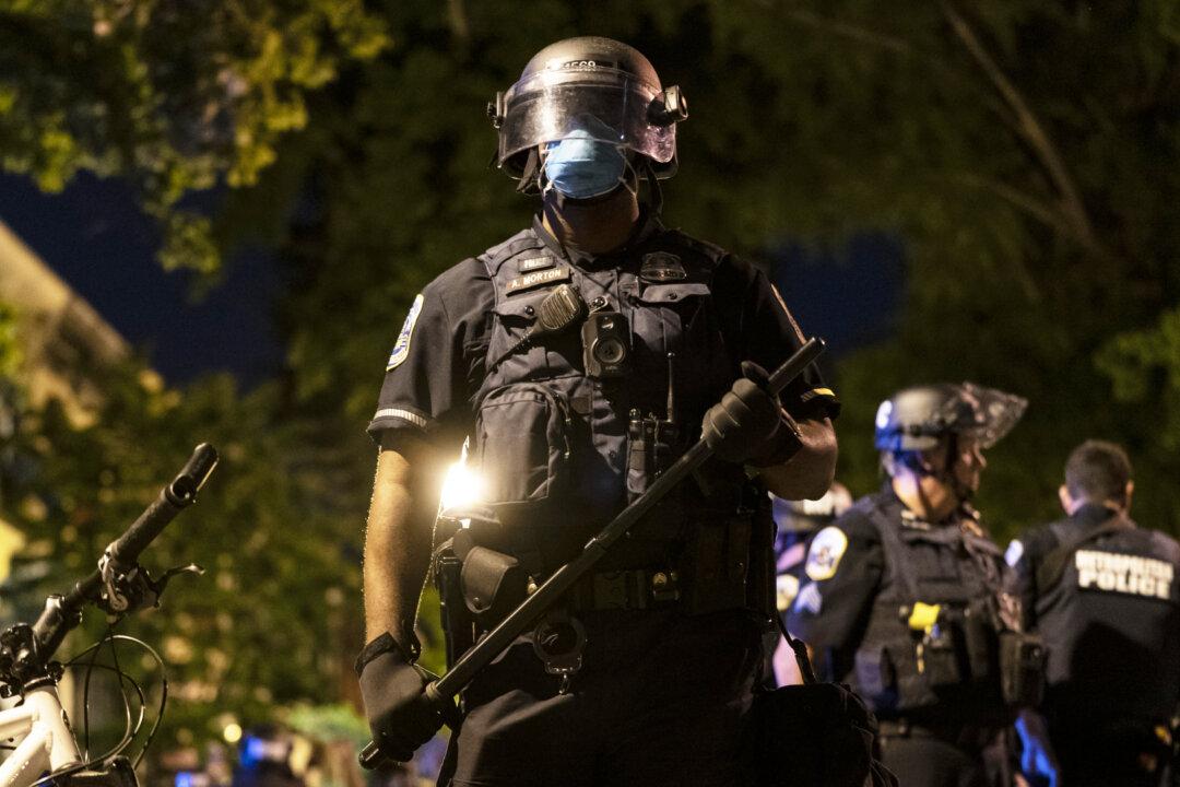 Las Vegas Sheriff Says Police Officer Shot During Encounter With Protesters