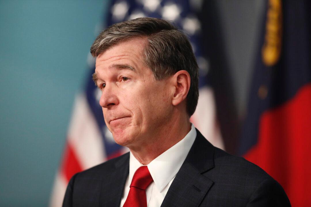 North Carolina Lawmakers Override Veto to Enact 12-Week Abortion Ban