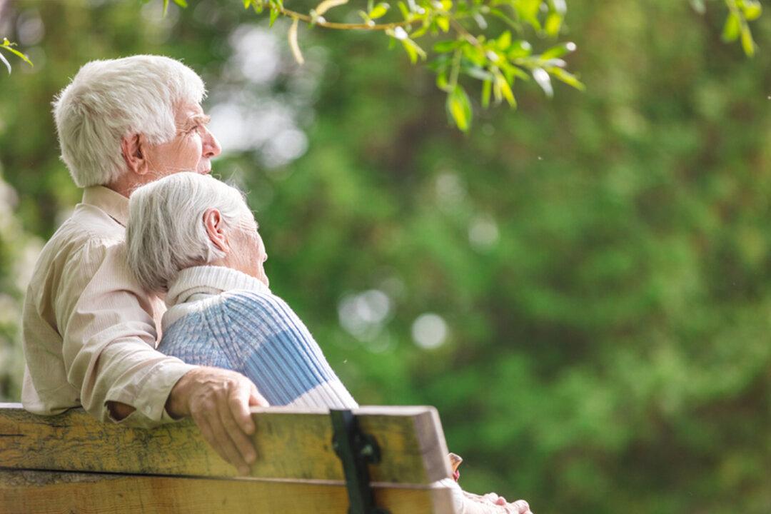 Couple Who Met on a Blind Date Celebrates 80 Years of Marriage: ‘Still Holding Hands’