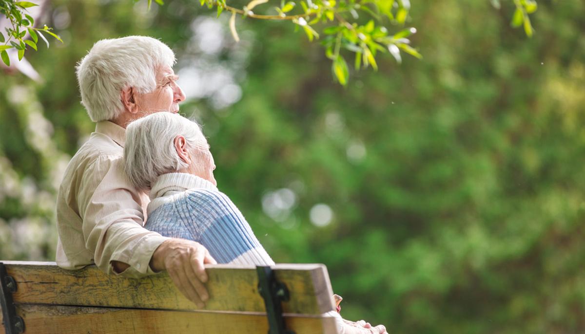 Couple Who Met on a Blind Date Celebrates 80 Years of Marriage: ‘Still Holding Hands’