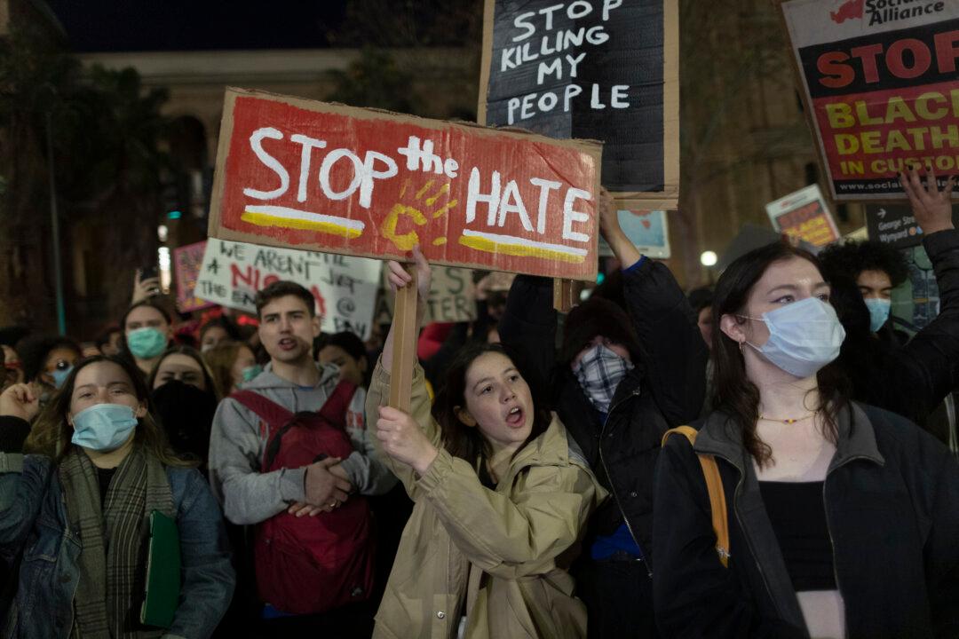 BLM Rally Attracts Thousands in Melbourne