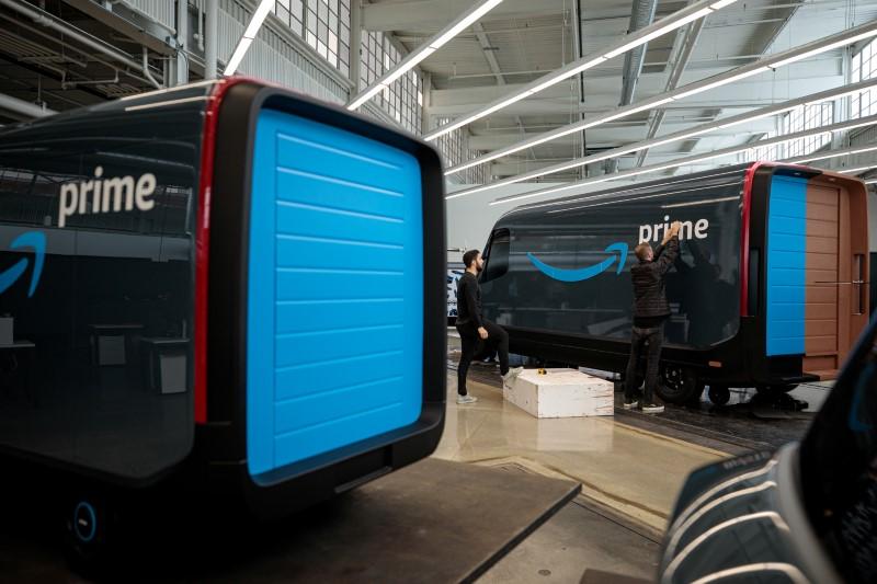 GM Plans Electric Van for Business Users in Bid to Preempt Tesla