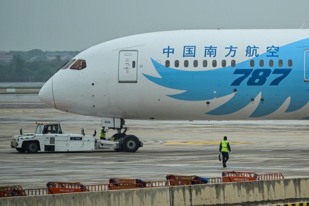 US Will Allow Limited Flights by Chinese Airlines, Not a Ban