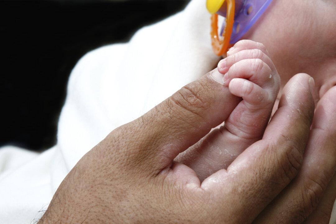 Baby Girl Found in Trash Bin in the Rain–but a Nigerian Doctor Rushes to Save Her Life