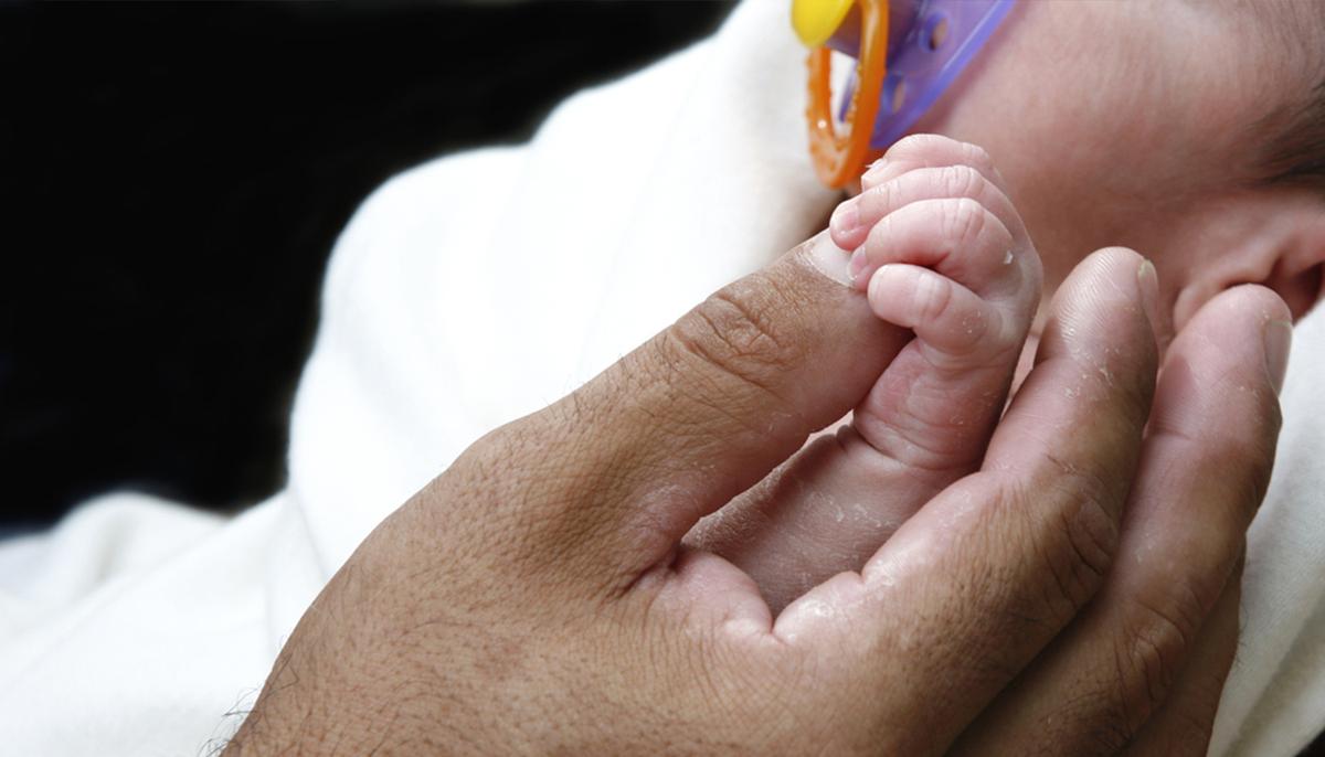 Baby Girl Found in Trash Bin in the Rain–but a Nigerian Doctor Rushes to Save Her Life