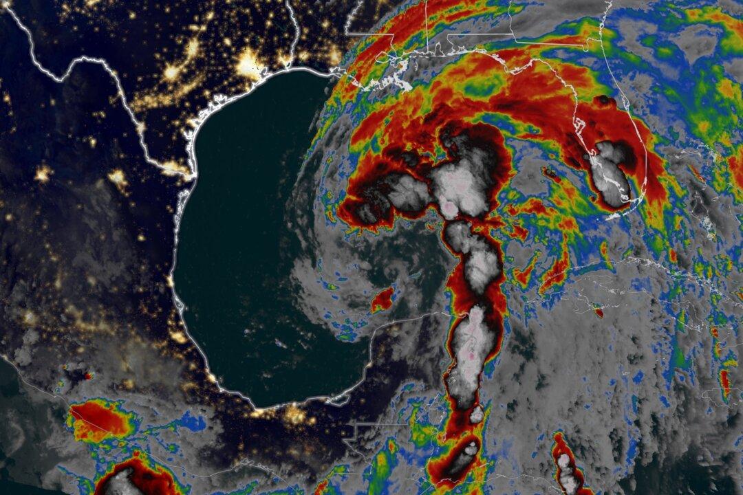 Gulf Coast Prepares for Flooding From Tropical Storm Cristobal