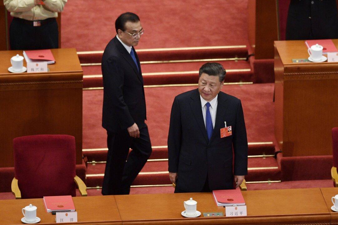 Beijing Reverses Stance on Promoting Street Stalls to Alleviate Unemployment, Indicating Split in Party