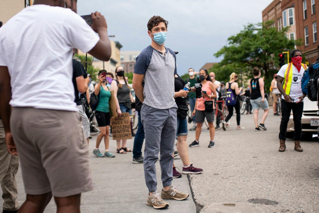 Minneapolis Mayor Jeered After Refusing to Support Abolishing Police Department