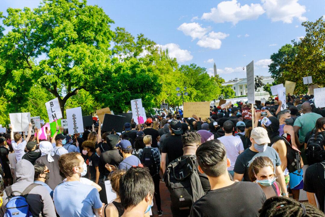 White Cop and Black Health Inspector’s Moving Encounter: ‘We Must Build Change Together’
