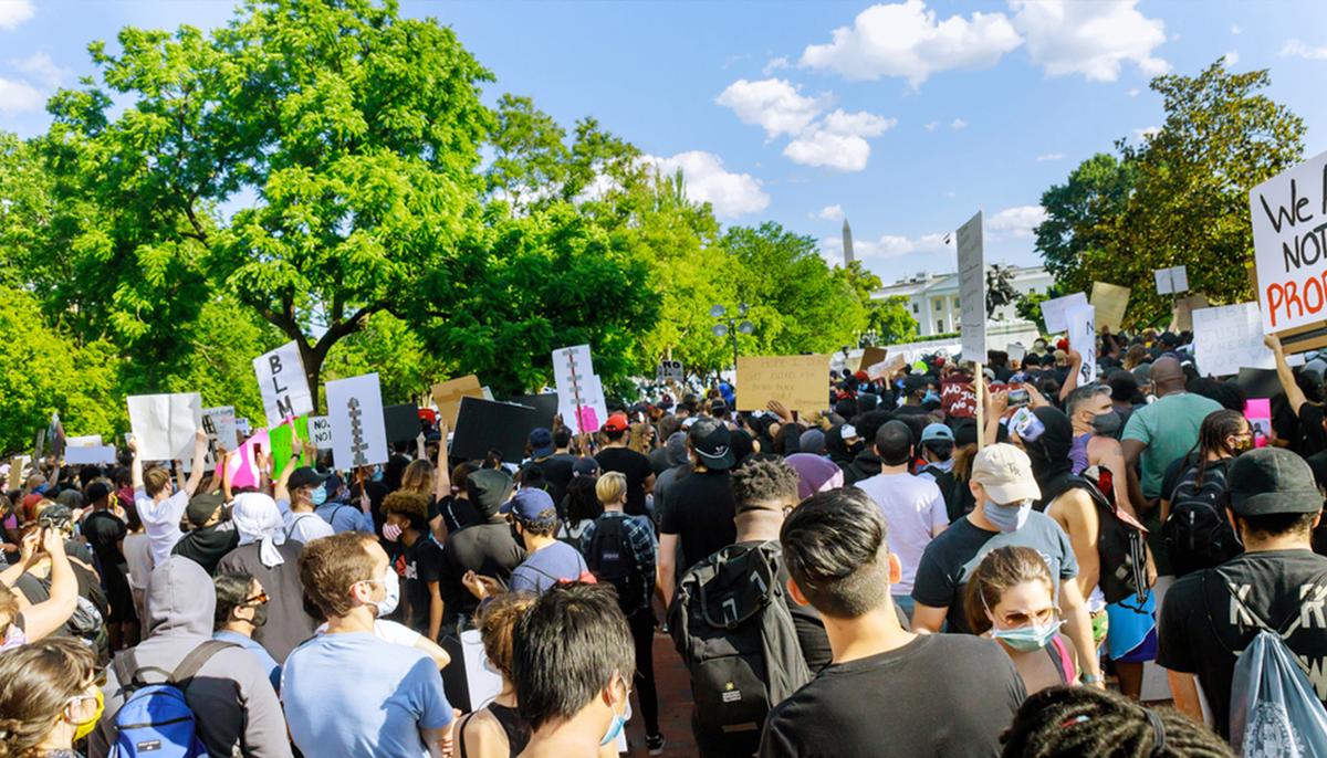 White Cop and Black Health Inspector’s Moving Encounter: ‘We Must Build Change Together’