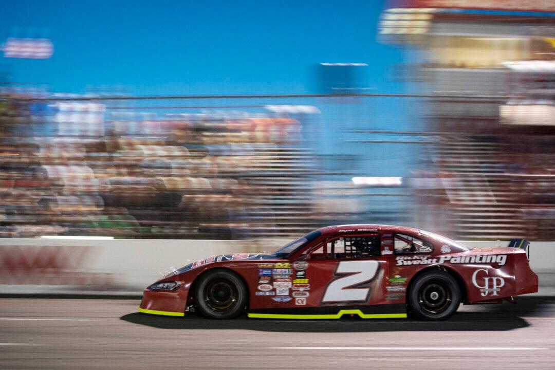 North Carolina Racetrack Holds 2,000 Person ‘Protest’ Amid Virus Restrictions