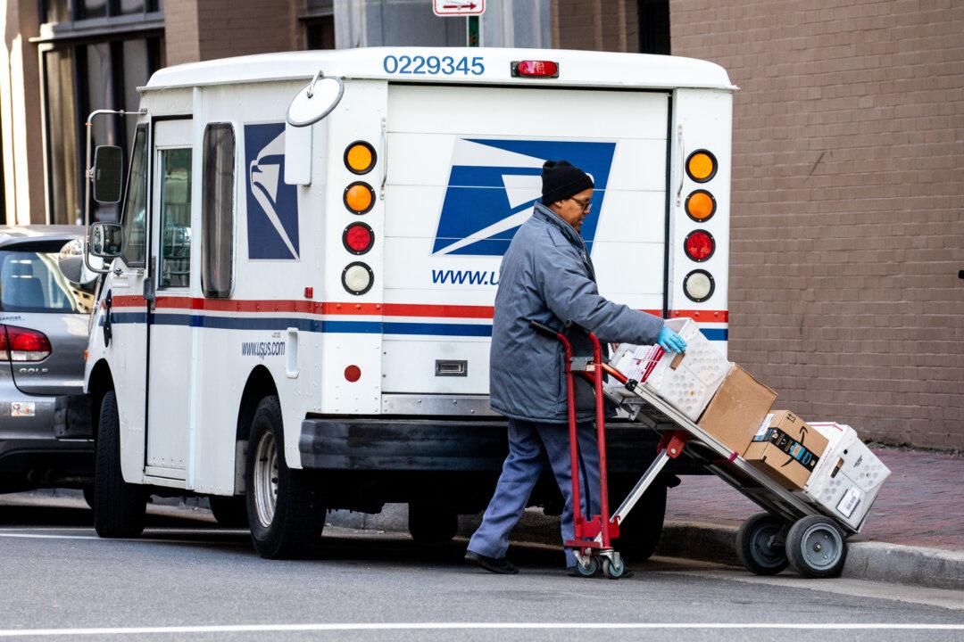 US Postal Service Set to Make 40 Percent of New Mail Trucks Electric