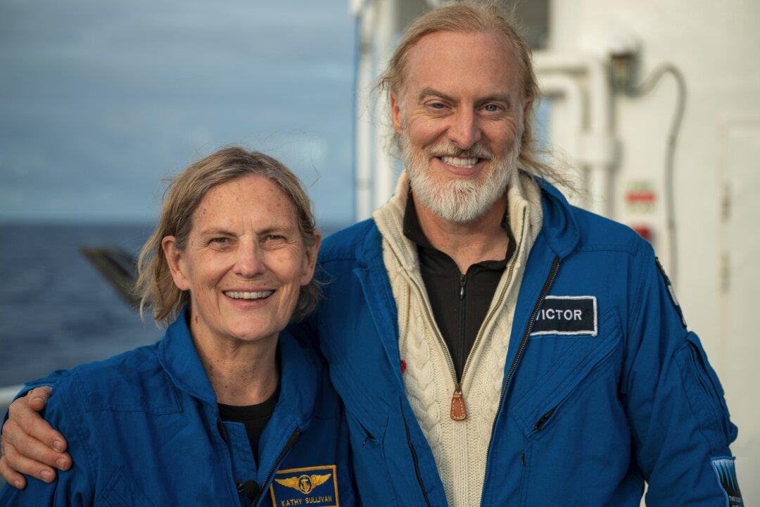 First American Woman to Walk in Space Reaches Ocean’s Deepest Point