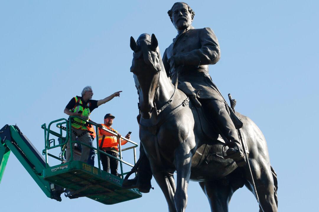 Virginia School Board to Rename Robert E. Lee High School; Obama Among Possible Replacements