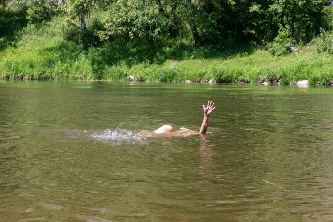 12-Year-Old Cancer Survivor Jumps Into River to Save Man From Drowning, Performs CPR