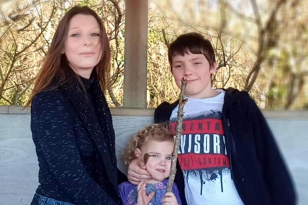 Teen Boy Laminates Mom’s Bedroom Floor During Lockdown, Saves Her Nearly $400