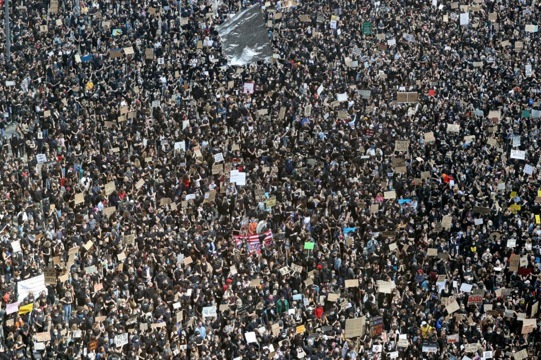 Earlier 2nd Wave of CCP Virus Feared in Europe After Mass Protests