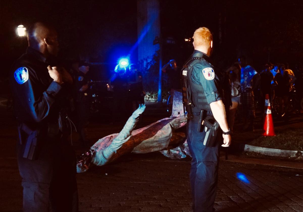Protesters Topple Jefferson Davis Statue in Virginia Capital