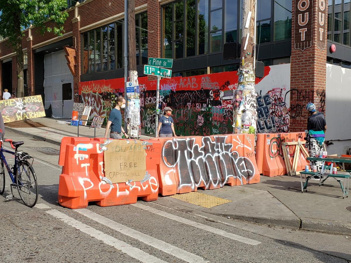 Armed People at Seattle Autonomous Zone Checking IDs, Extorting Businesses: Police