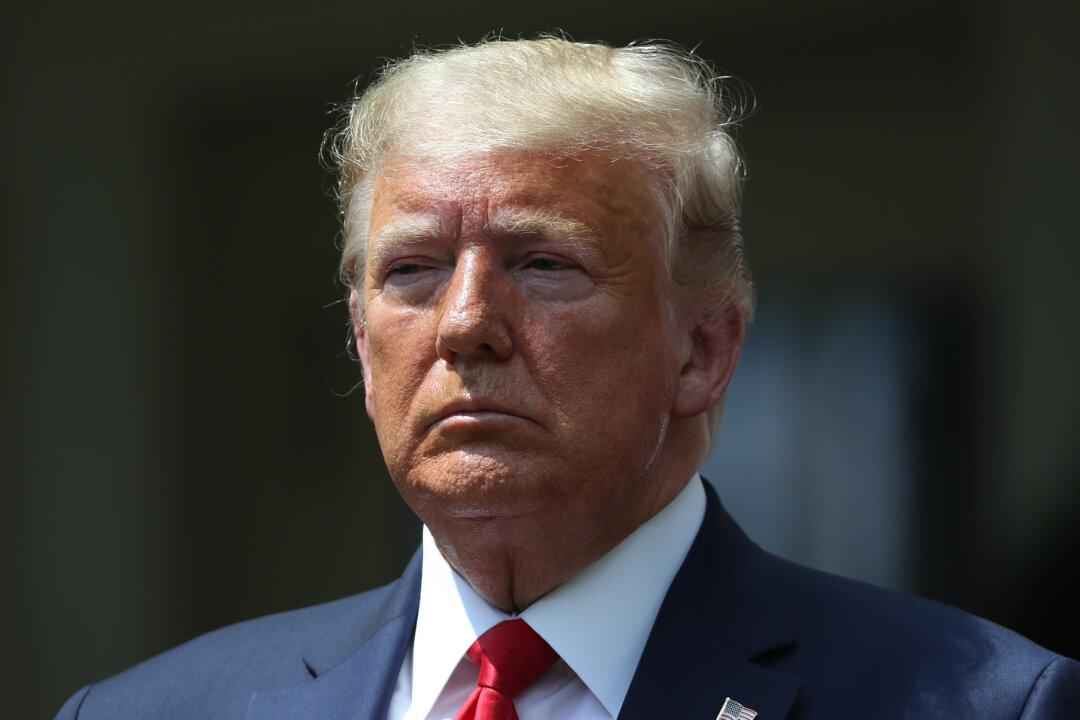 Trump Urges Illinois Governor, Chicago Mayor to ‘Establish Law and Order’ Amid Ongoing Violence in City