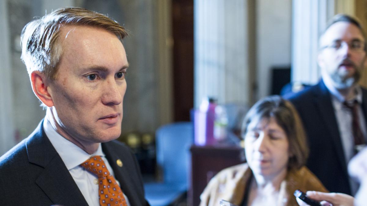 Police Should Ban Chokeholds, Says GOP Senator