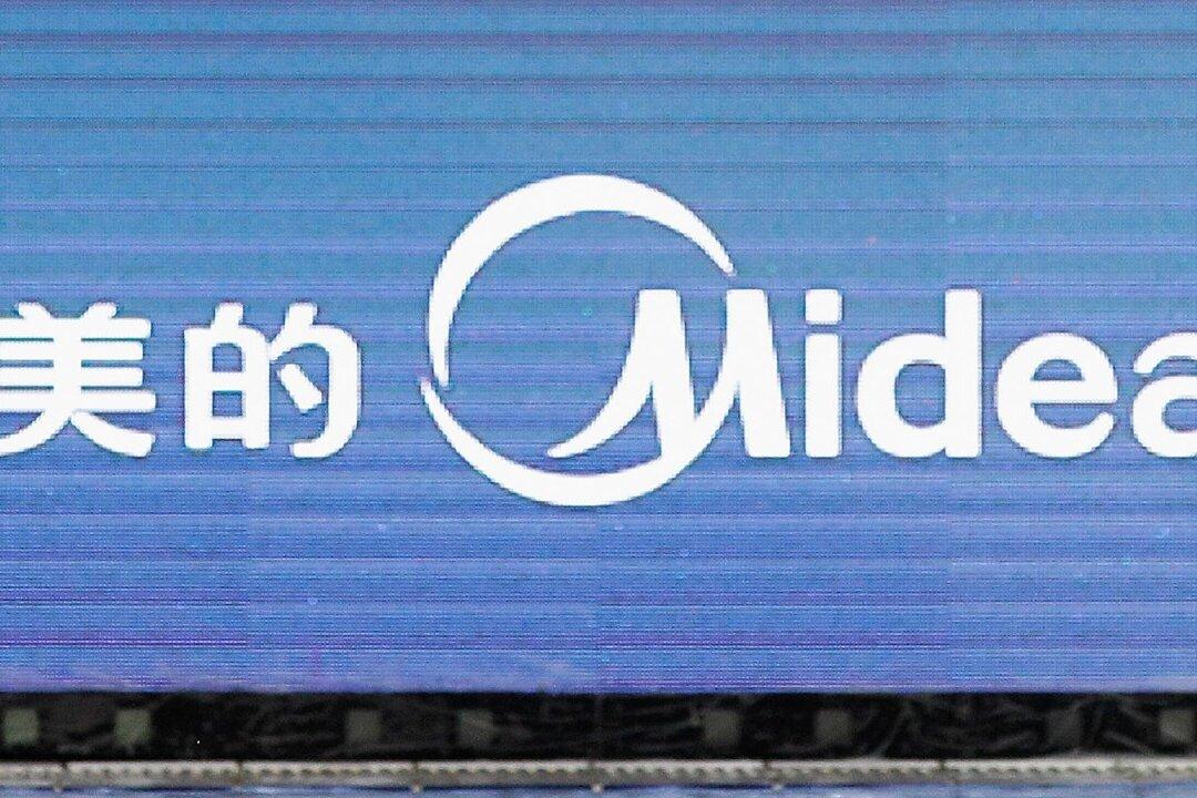 Chinese Billionaire Freed by Police After Being Held Hostage, Reports Say