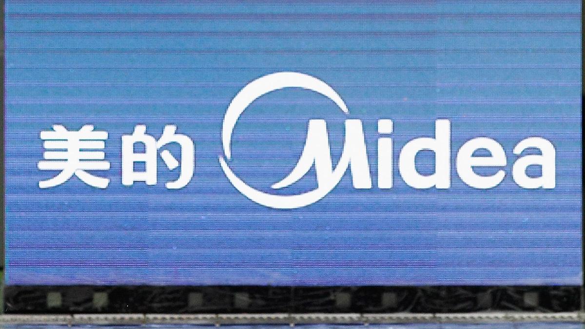 Chinese Billionaire Freed by Police After Being Held Hostage, Reports Say