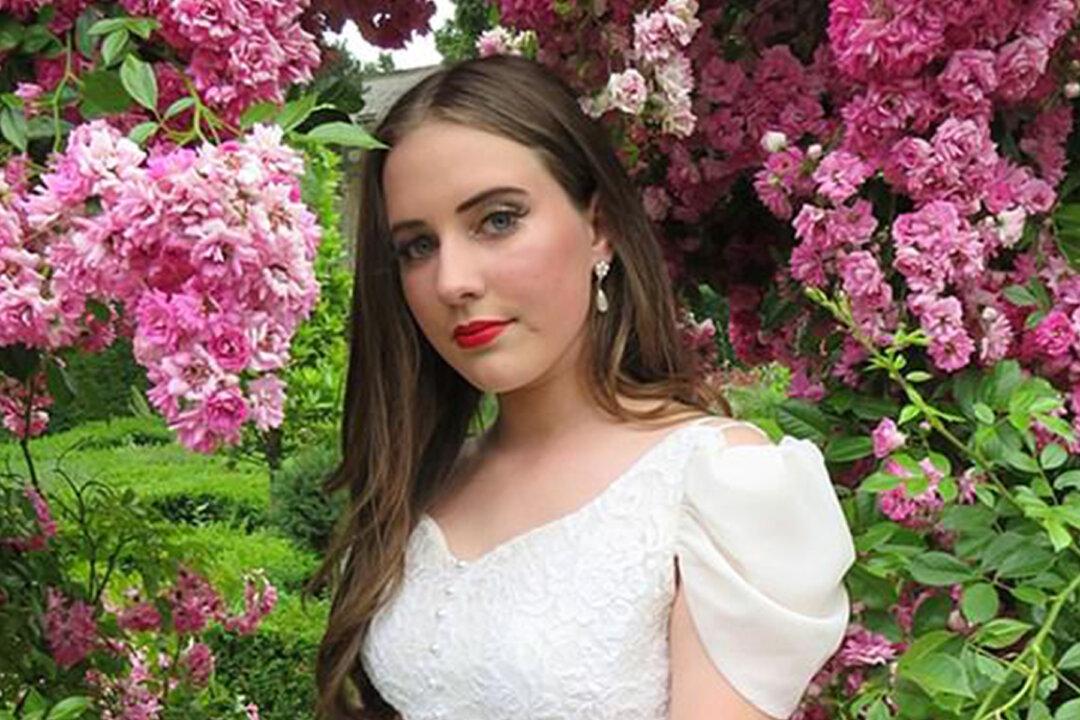 Girl Wears Her Mother’s ‘Vintage’ Wedding Dress From 1998 to Prom, Stunning Everyone