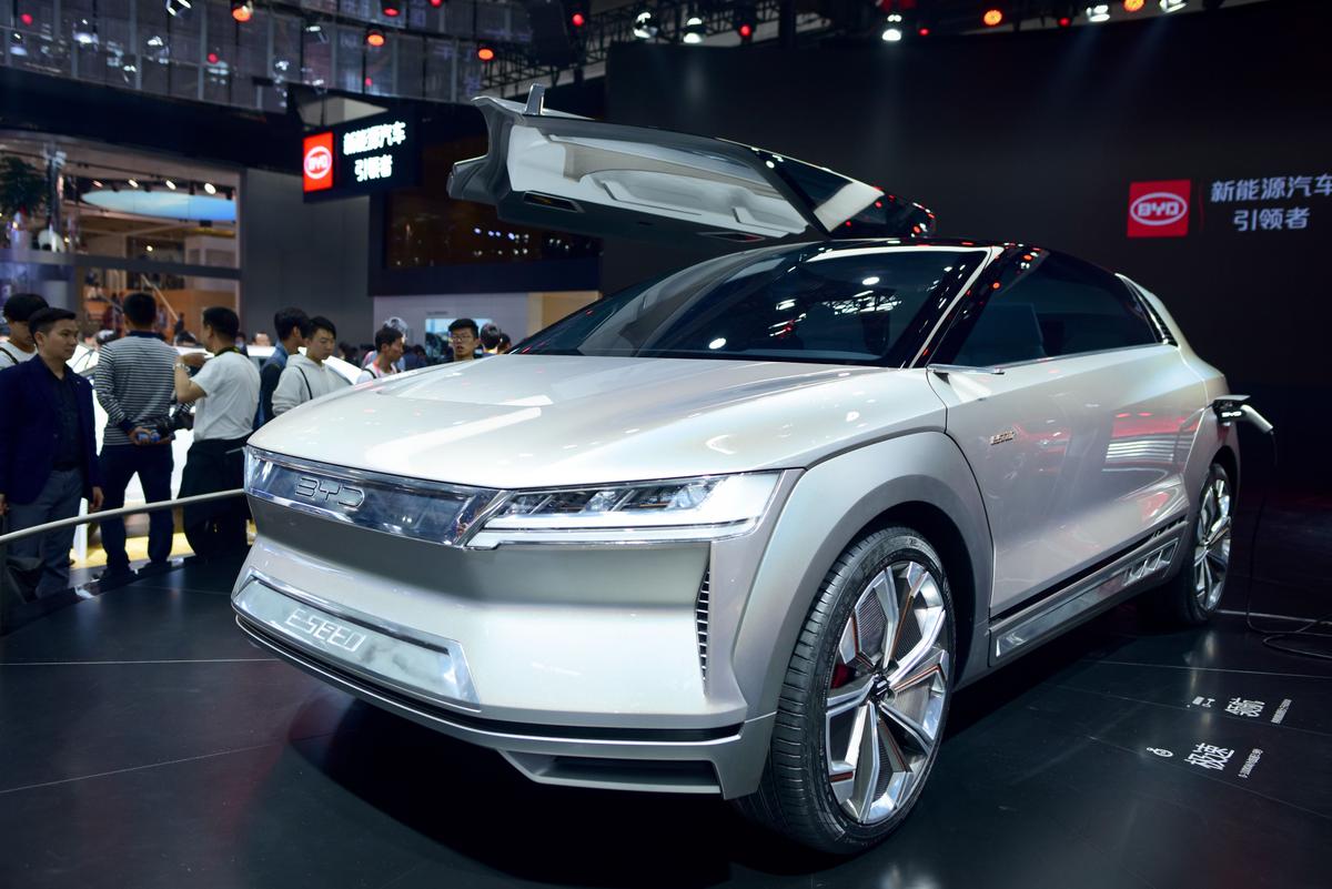 Intellectual Property Theft Enables China to Dominate EV Industry: Former US Intelligence Official