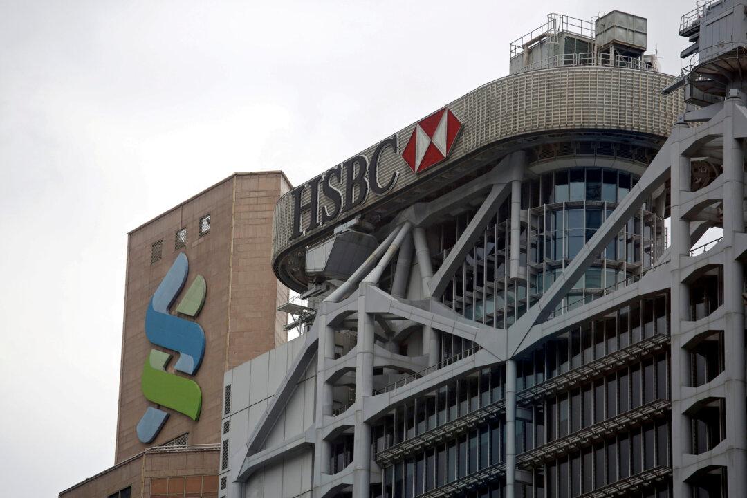HSBC Revives 35,000 Job Cut Plan After Pandemic Pause