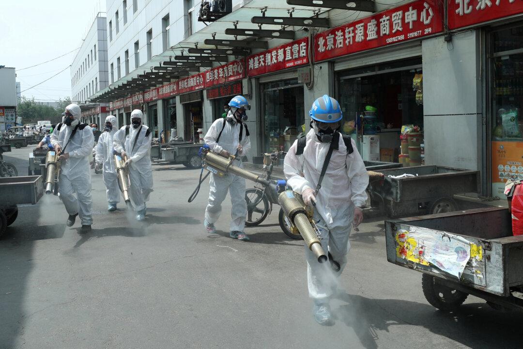 Resurgence of Virus in Beijing Forces Top Leaders to Concede Severity