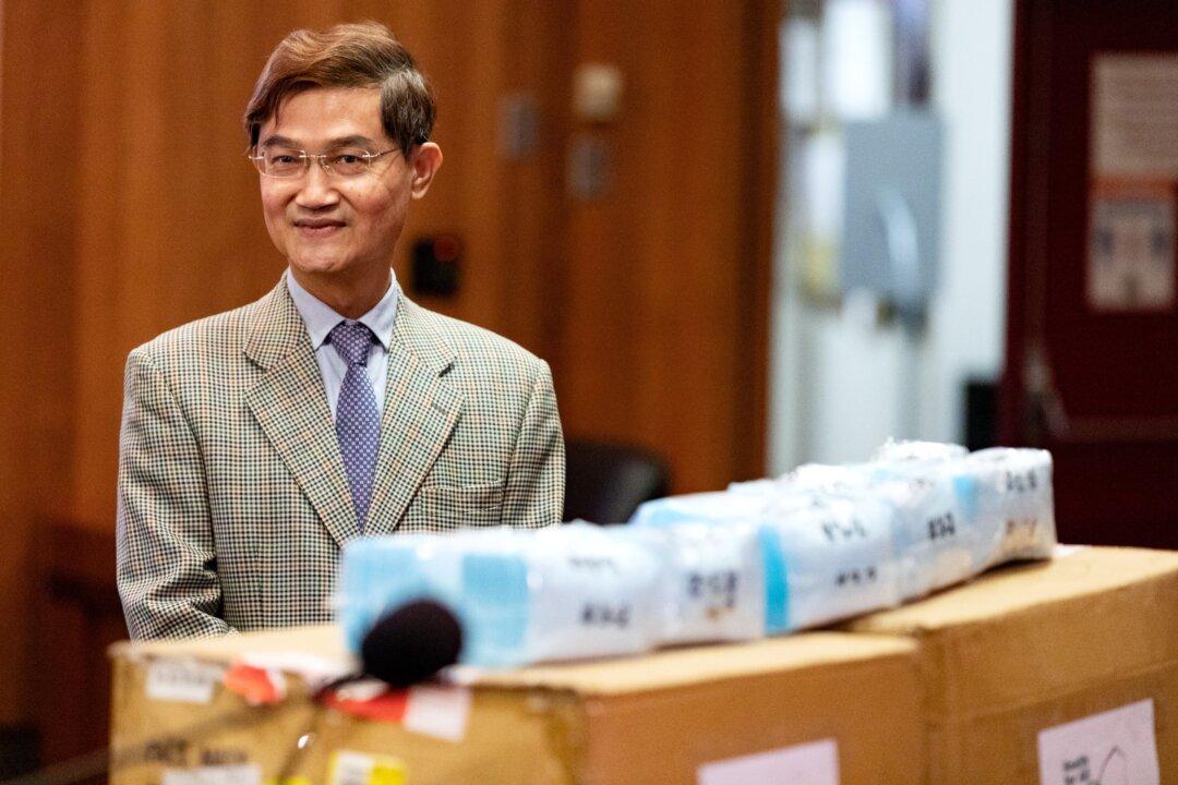 Taiwan Donates 20,000 Masks to Orange County