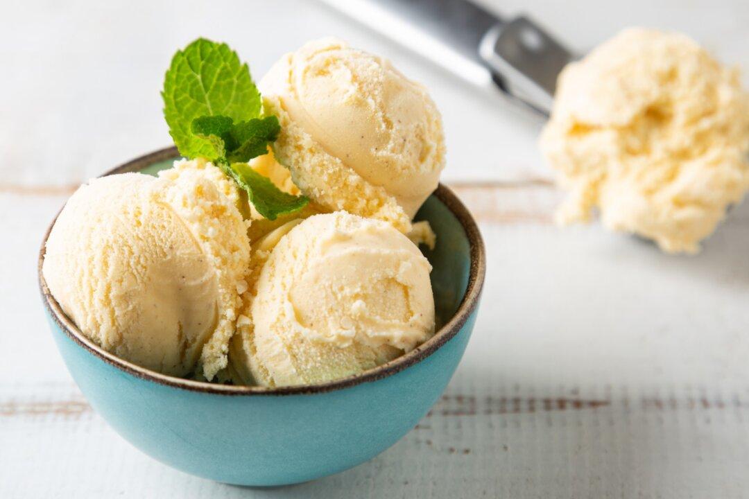 Grandma’s Old-Fashioned Vanilla Ice Cream
