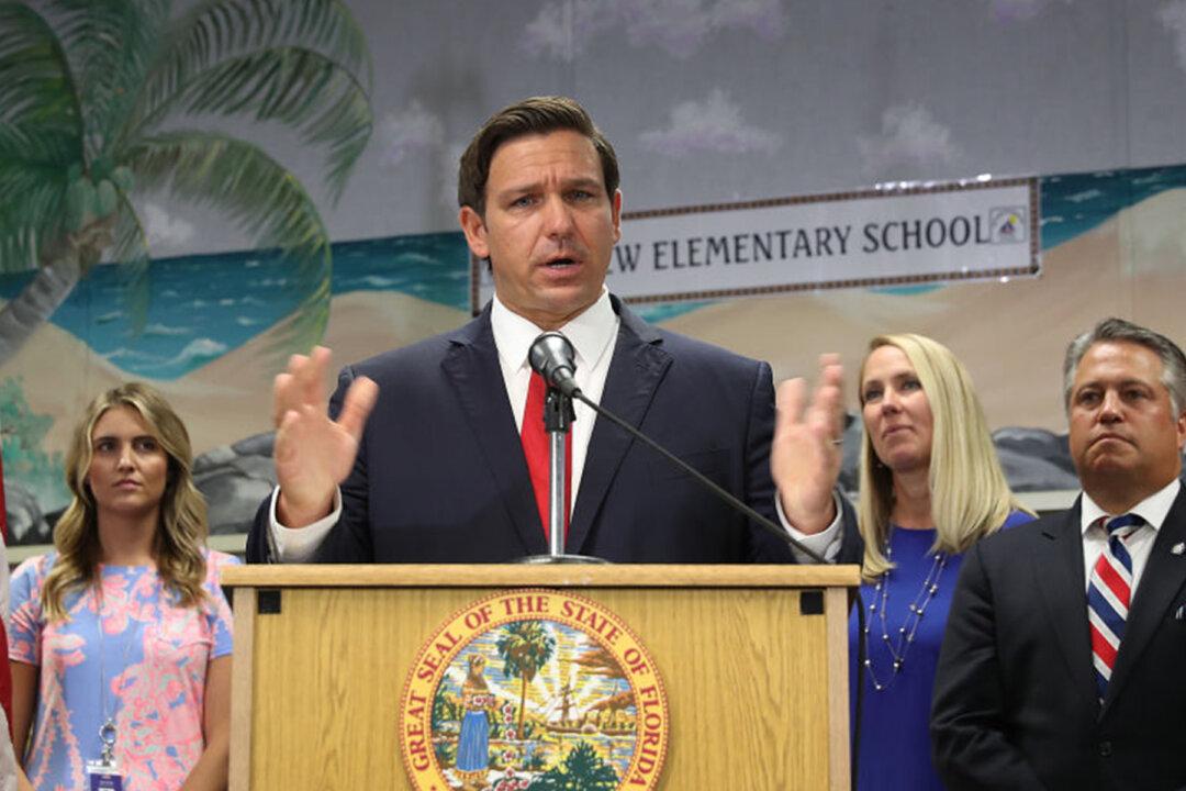 Florida Governor Pledges $500 Million to Raise Teachers’ Minimum Salary, Makes State History