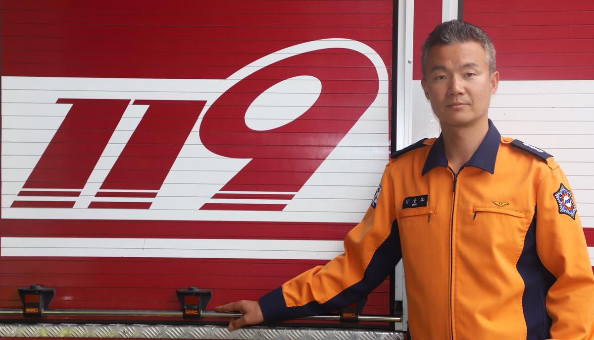 A South Korean Firefighter Is Saving Lives With Faith and Courage Amid CCP Virus
