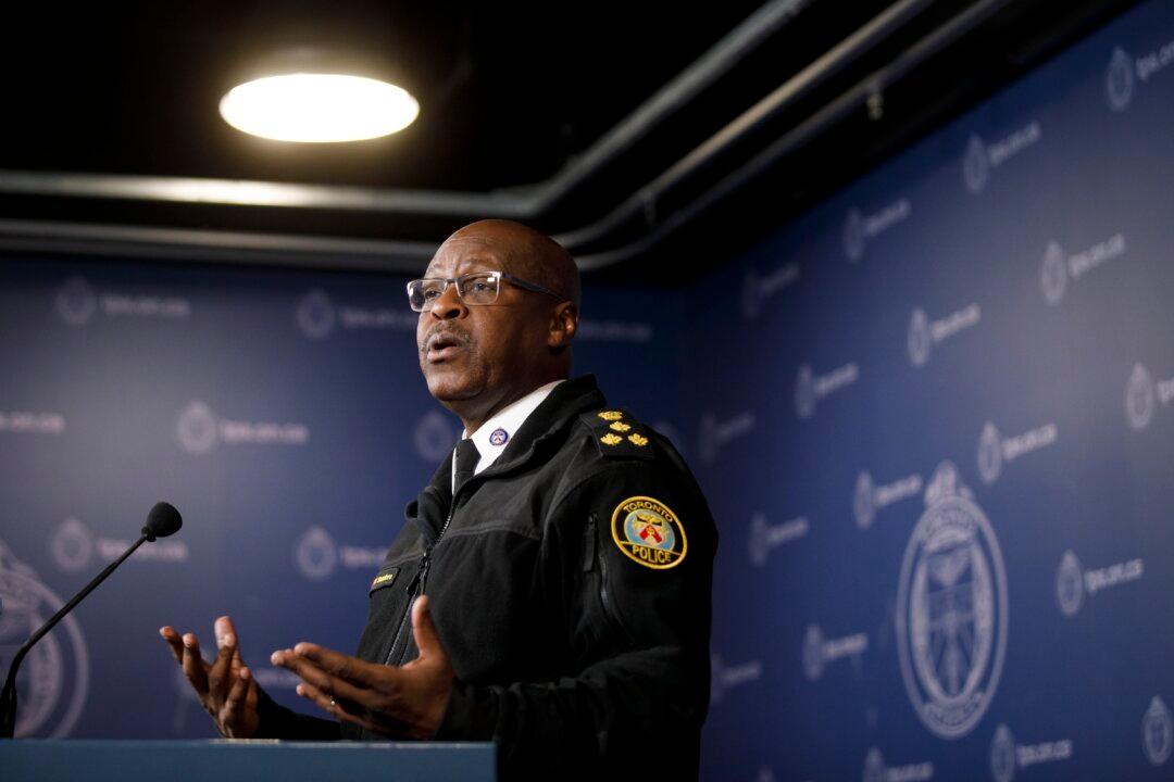 Toronto Mayoral Race Shapes up as Former Police Chief, City Councillor Announce Bids