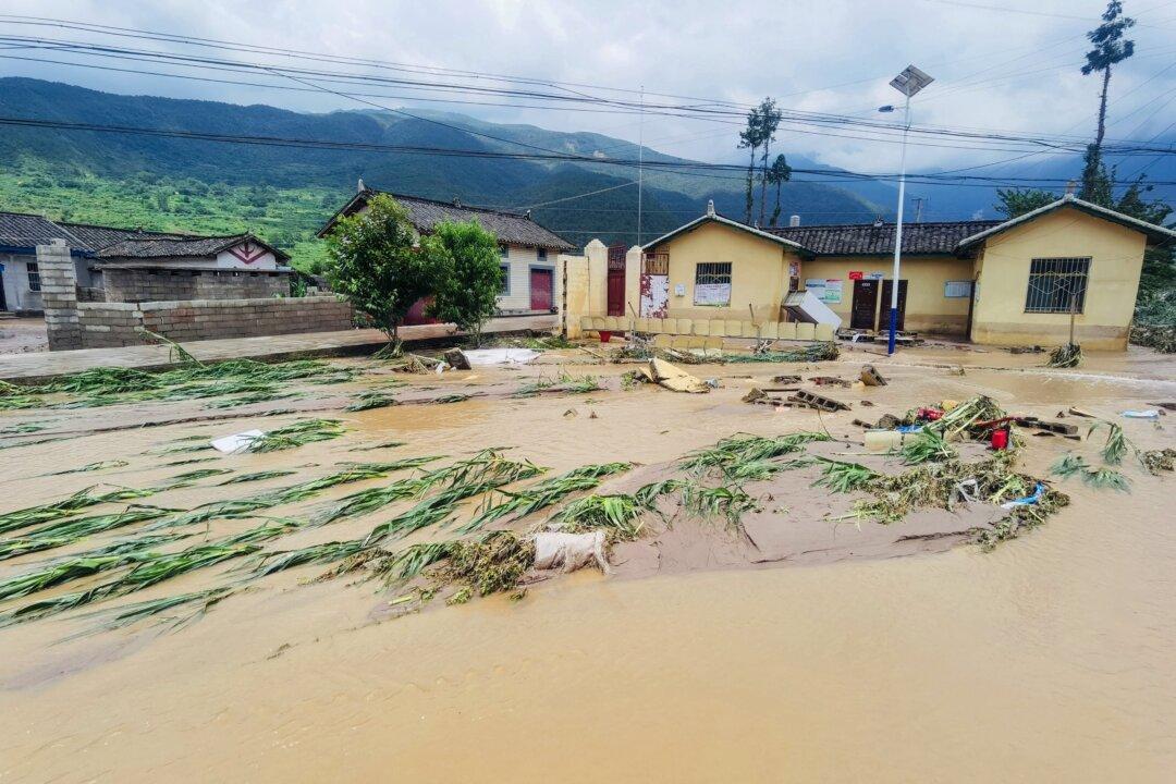 Flooding Worsens in China as Discharged Waters From Three Gorges Dam Inundate Cities