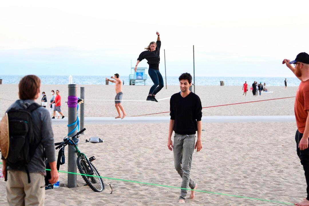 Los Angeles Orders Closure of Beaches for July 4th Weekend Over COVID-19 Fears