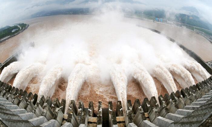 City Downstream of Three Gorges Dam is Completely Inundated