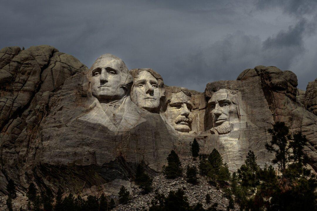 South Dakota Governor: No Social Distancing, Masks Optional at Mount Rushmore Event