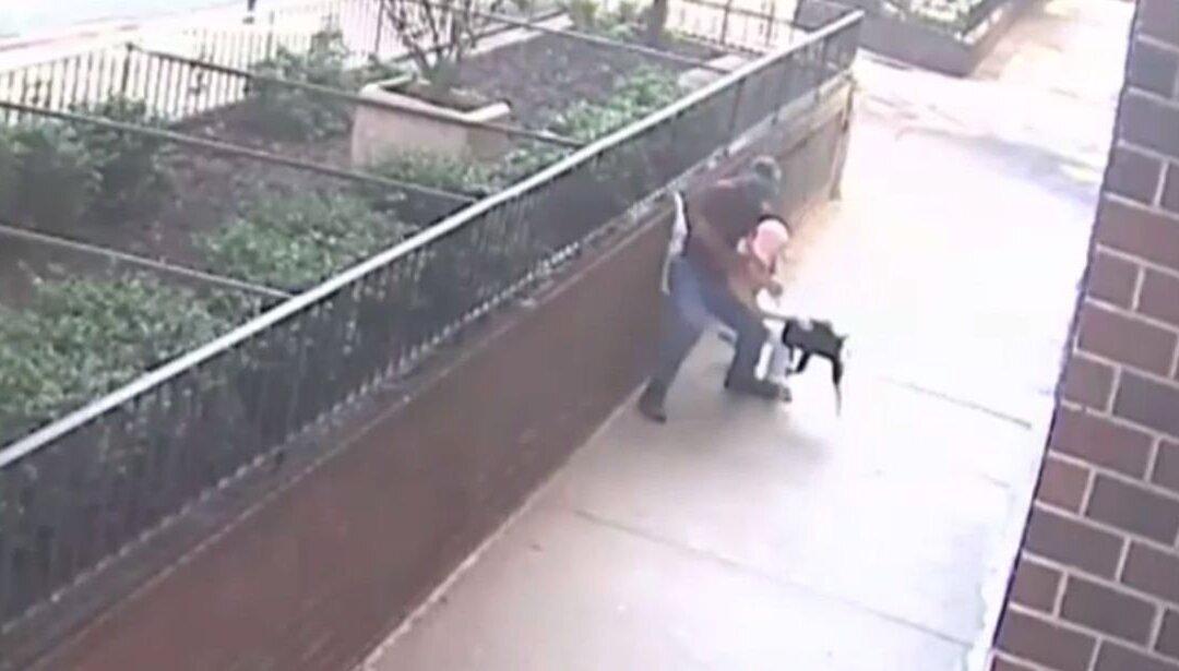 64-Year-Old Woman Choked, Robbed in Broad Daylight in Manhattan: Police