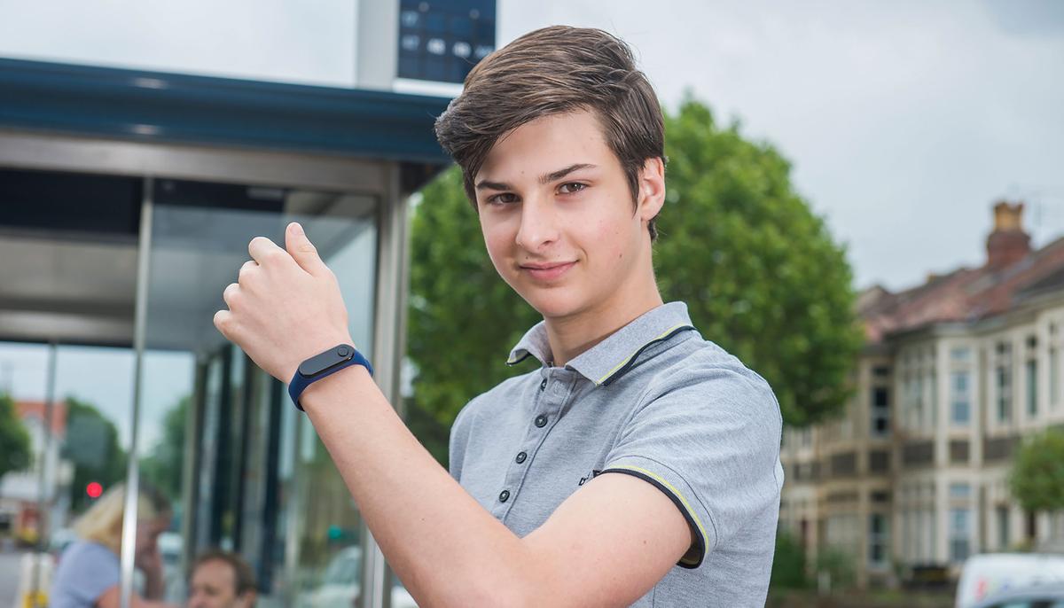 Teen Invents a Watch That Warns You About Touching Your Face so You Don’t Catch the Flu