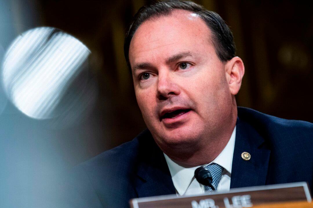 Republican Senator Encourages Democrat Joe Manchin to Switch Political Party