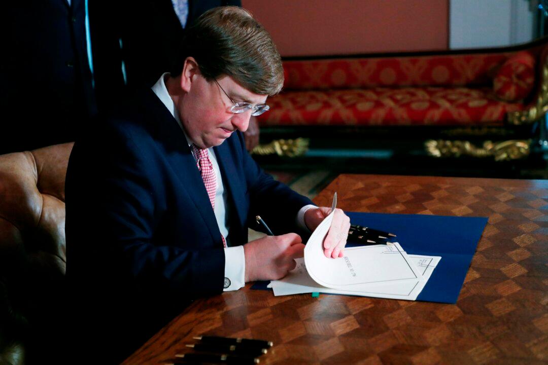 Mississippi Governor Signs Bill to Ban Critical Race Theory in Schools