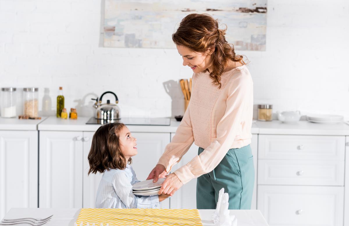 4 Tricks for Teaching Manners to Young Children