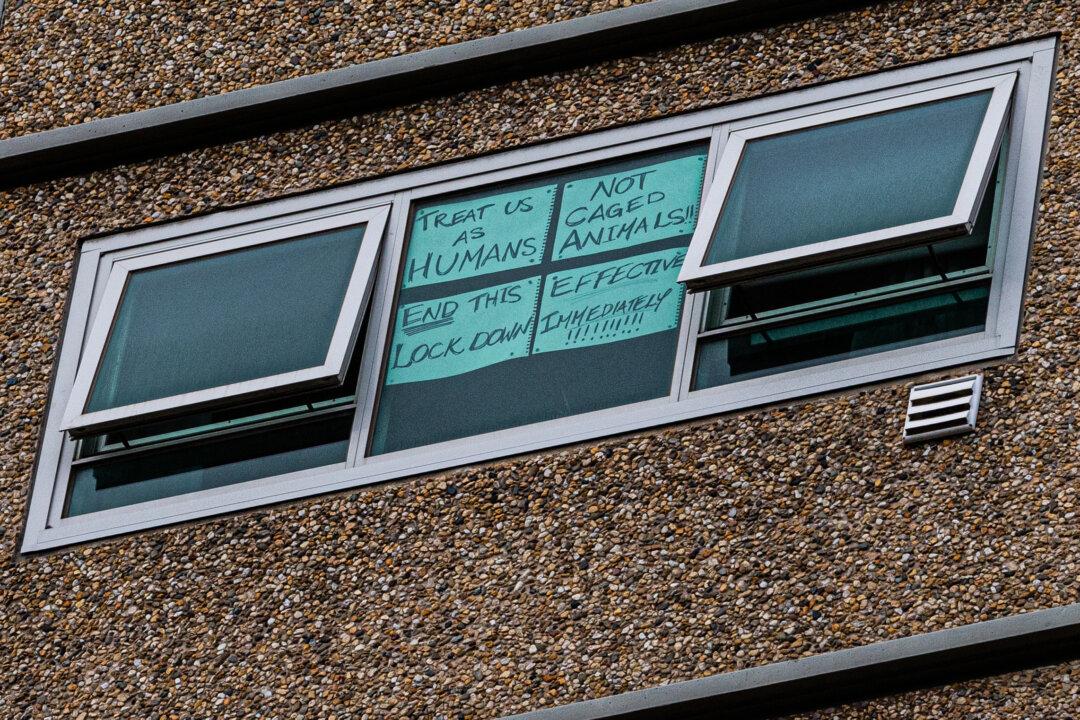 Australian City’s Housing Towers Look Like ‘Crime Scene’ After Hard COVID-19 Lockdown Orders